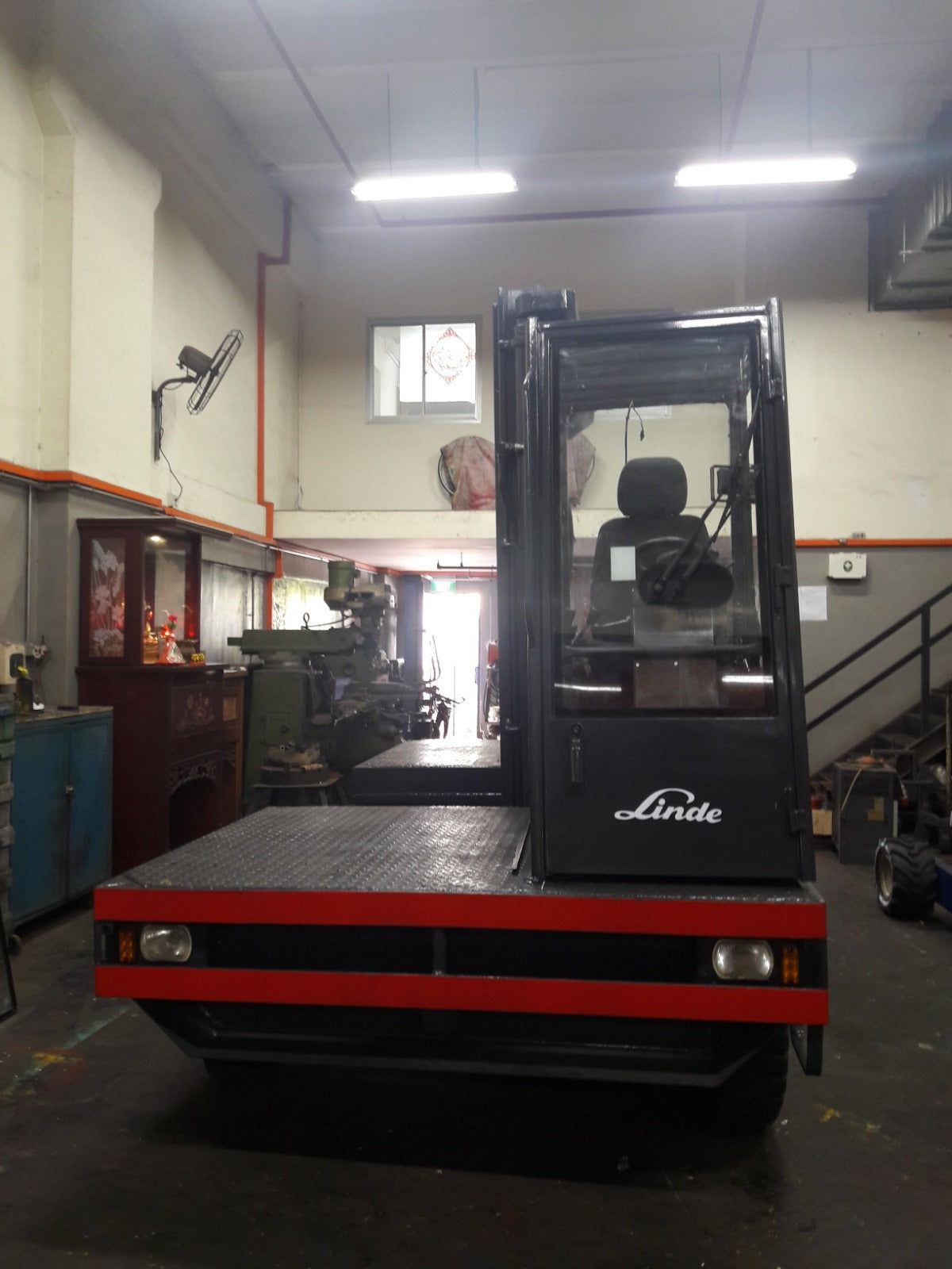 Linde S40 Side Loader